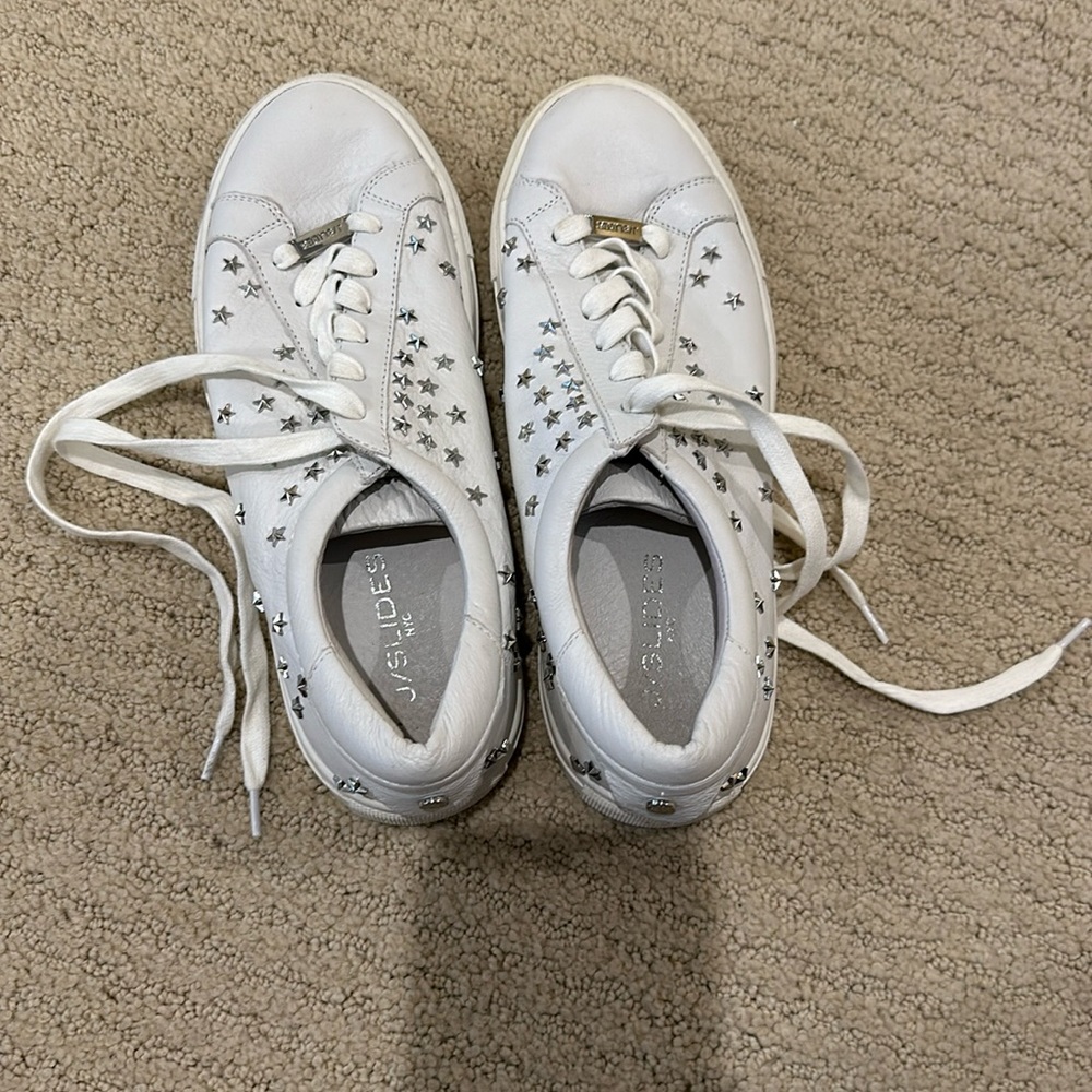 J slide star stud tennis shoes